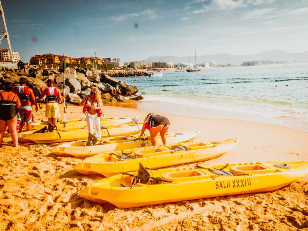 Kayaking tour with hightide in Cabos San Lucas