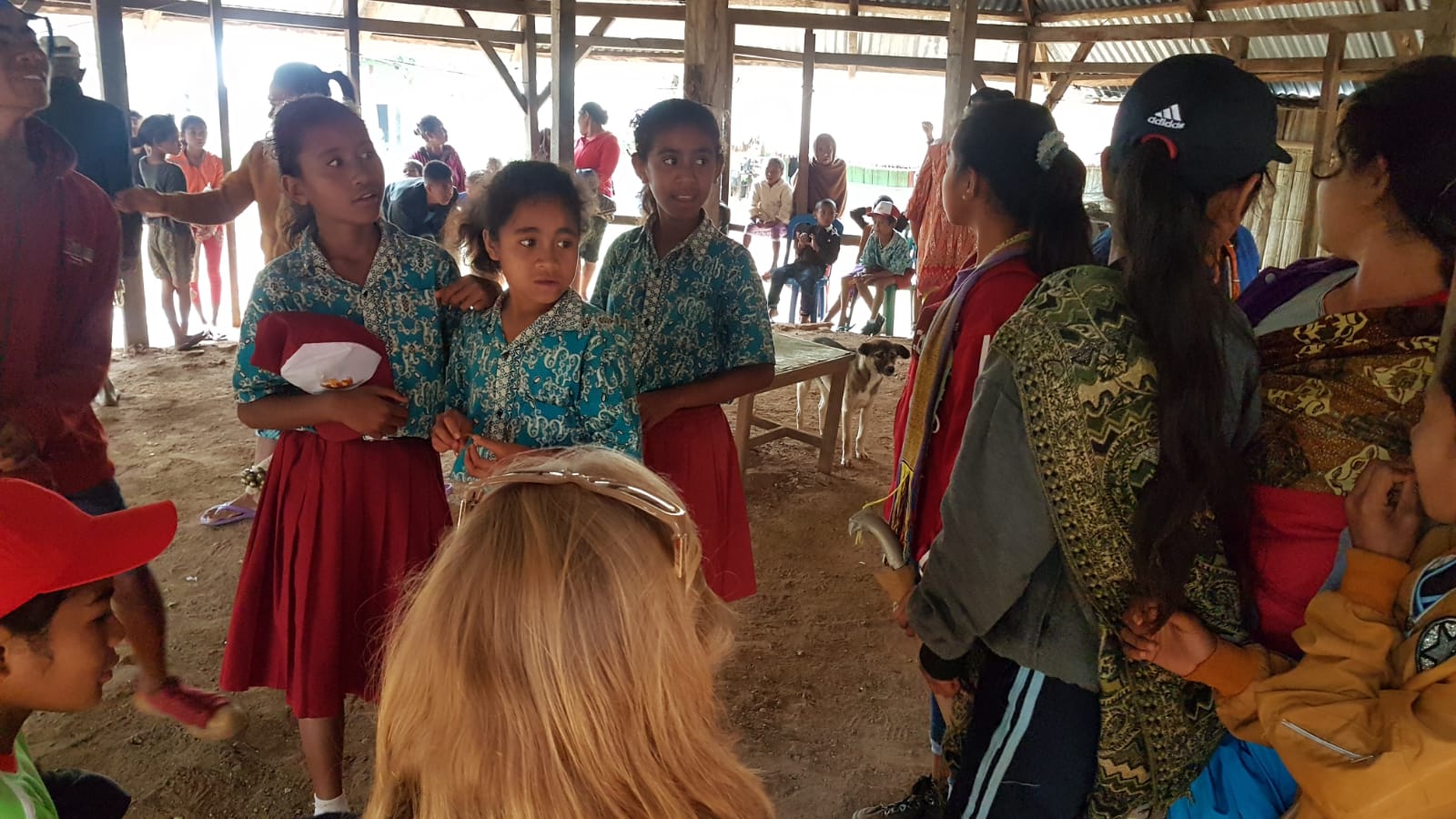 Girls dancing at lopo Mutis village