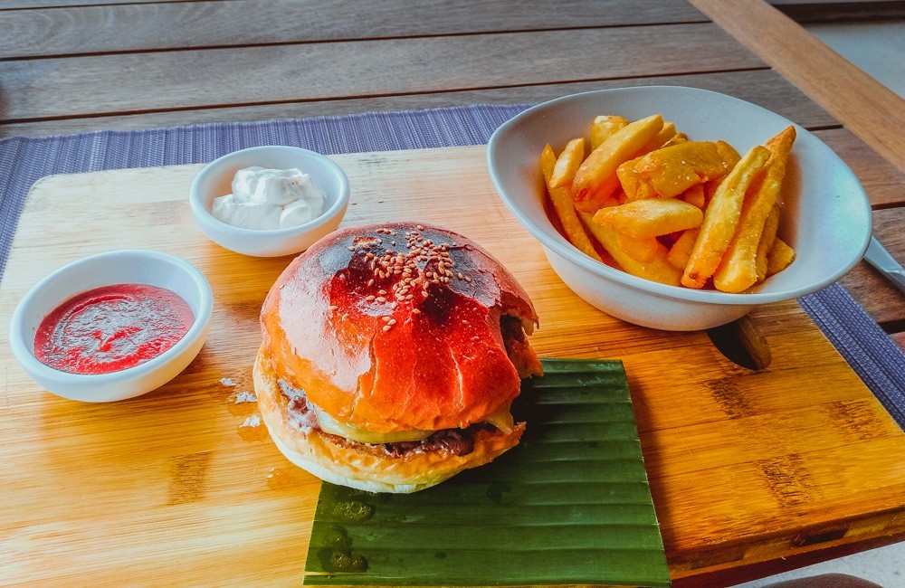 Review of Six Senses Con Dao resort - delicious burger at by the beach restaurant 