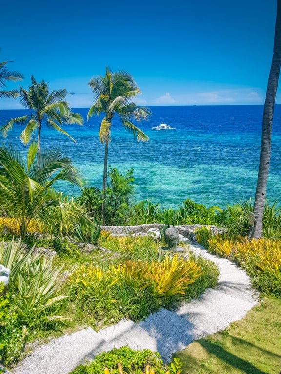 Review of Donatela resort in Bohol: The last peaceful place near Panglao Dive site Bohol