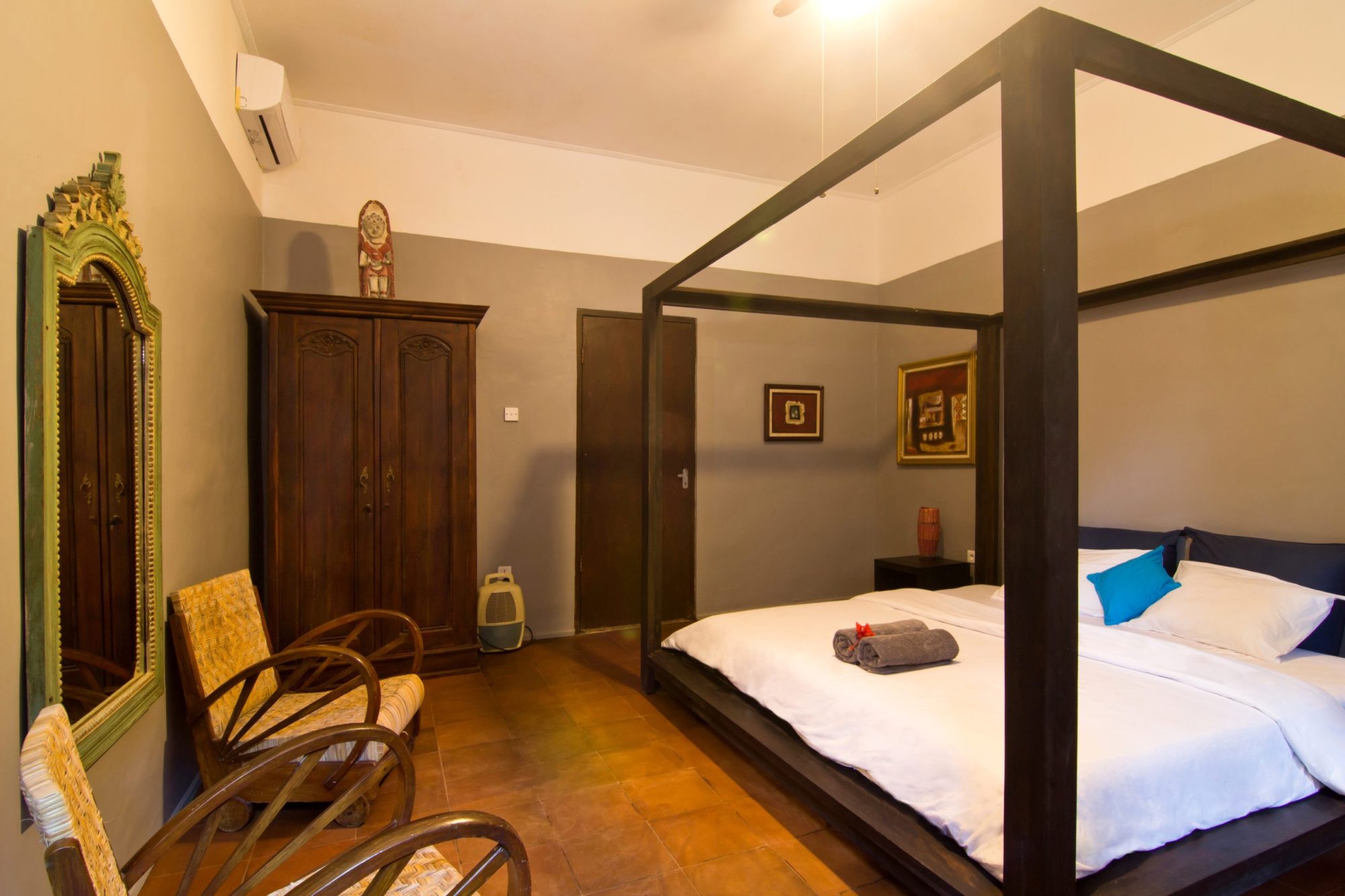 Samasitit villa rental ubud near the yoga barn comfortable bedroom