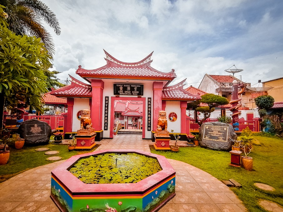 Singaraja bali tour chinese temple