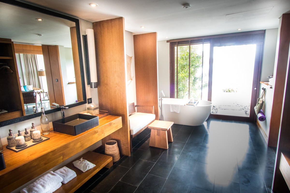 Six Senses Uluwatu cliff side villa review bathroom