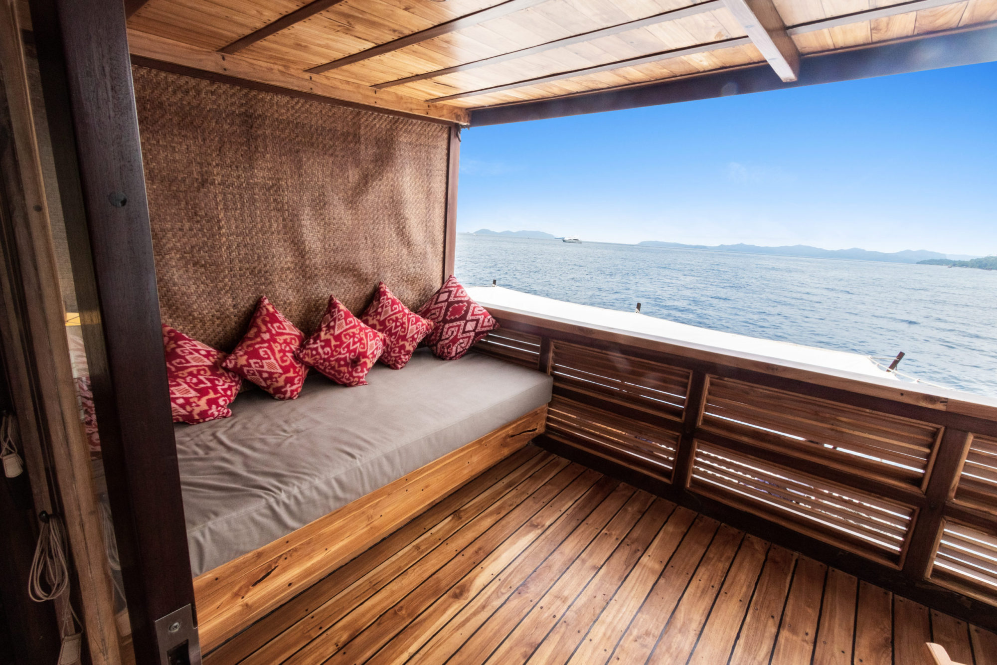 coralia liveaboard indonesia review bedroom 
