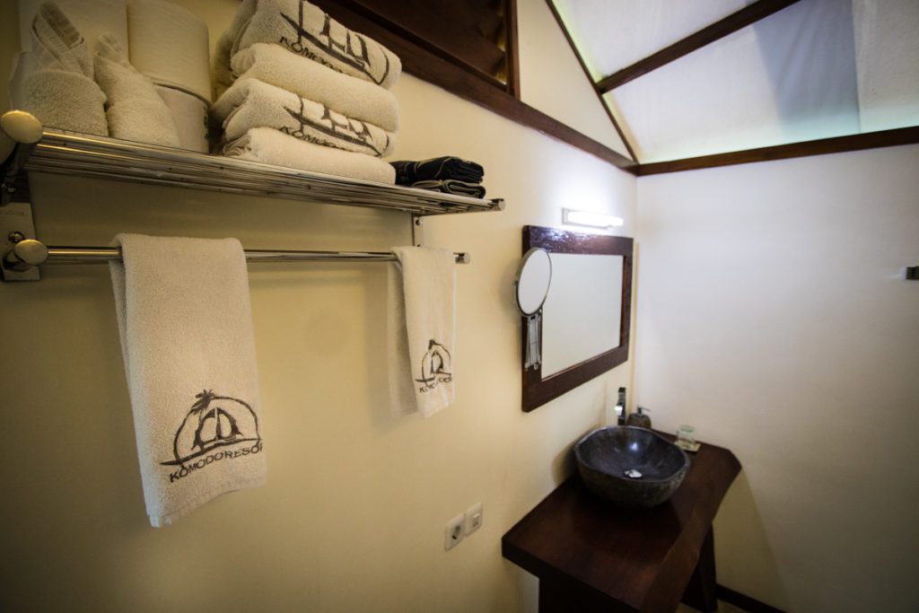 Komodo resort review bathroom