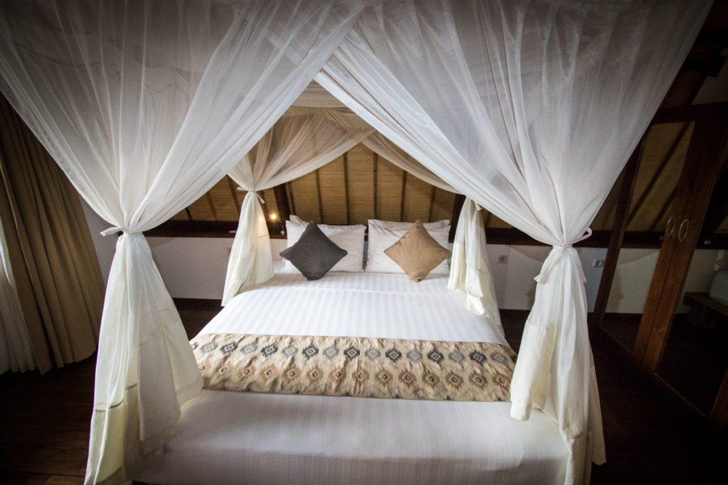 Komodo resort review bedroom