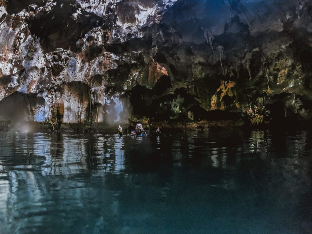 diving raja ampat dive site secret cave 