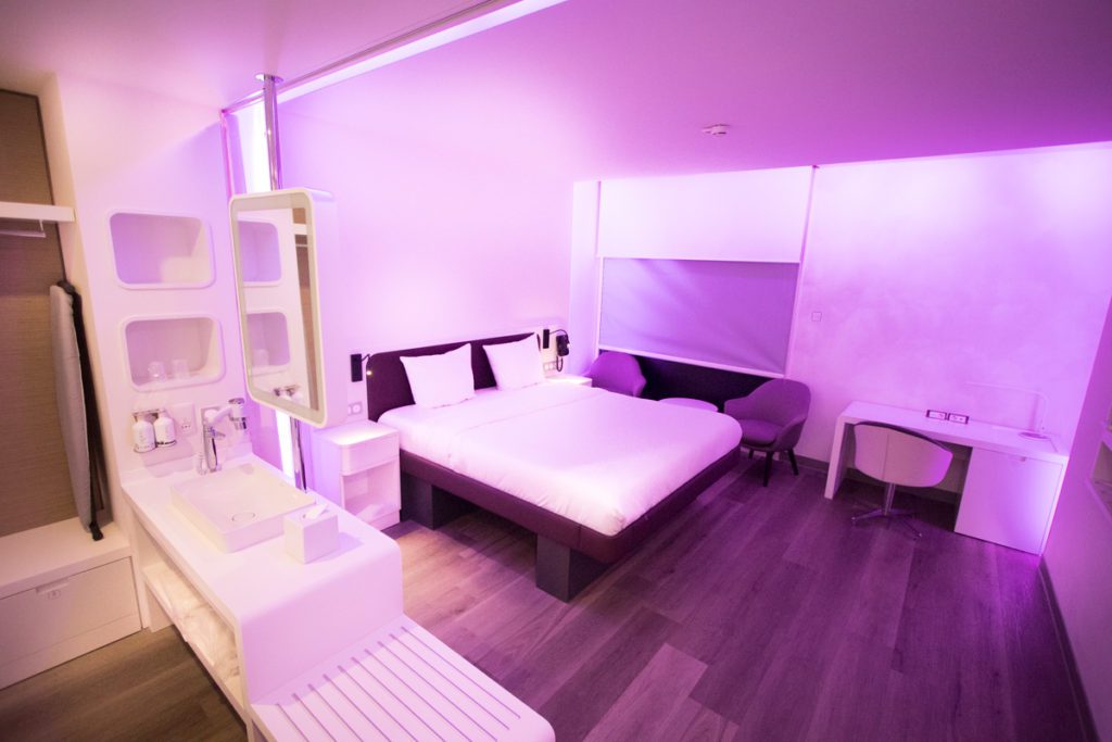 Istanbul airport hotel yotel review bedroom