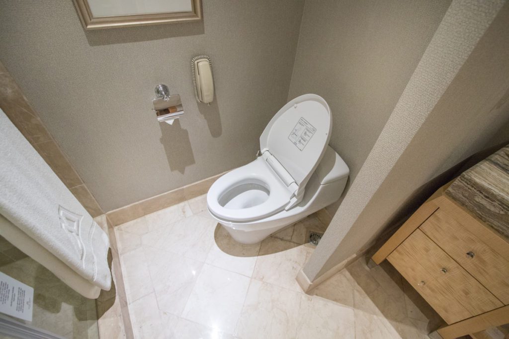 mulia jakarta hotel review bathroom