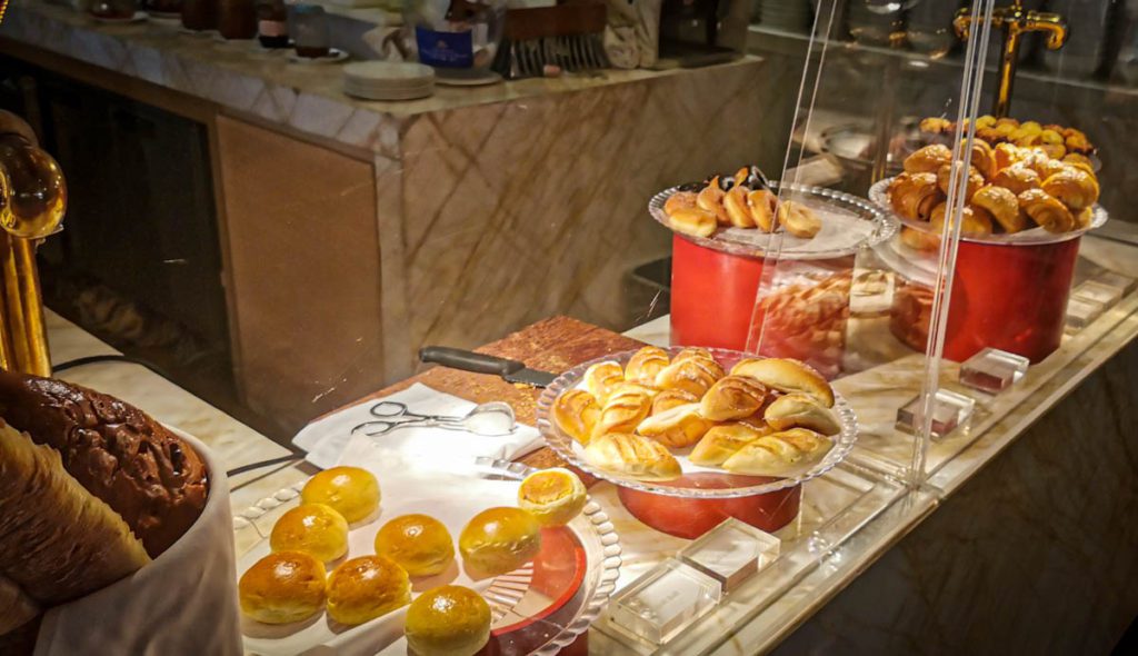 Mulia Resort review breakfast