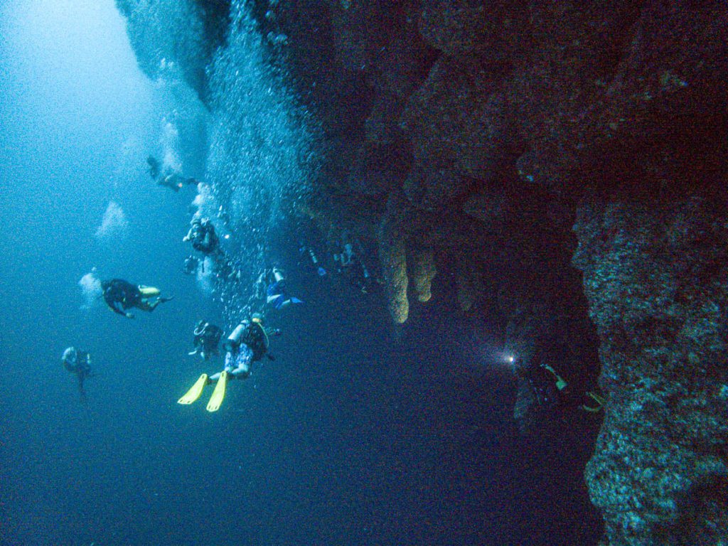 Belize diving the blue hole