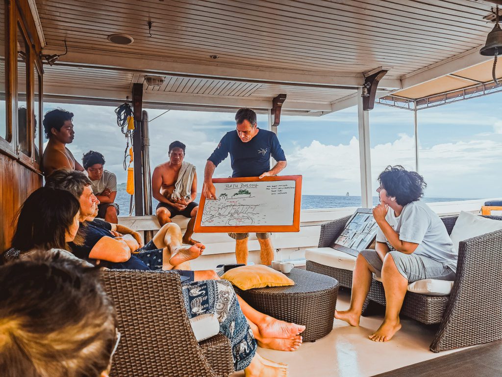 Ambai liveaboard diving halmahera dive briefing
