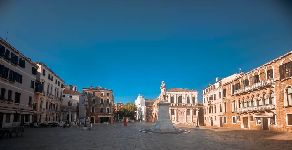 Campo Santo Stefano in Venice, almost empty in the morning, a few minutes from Novecento Boutique Hotel
