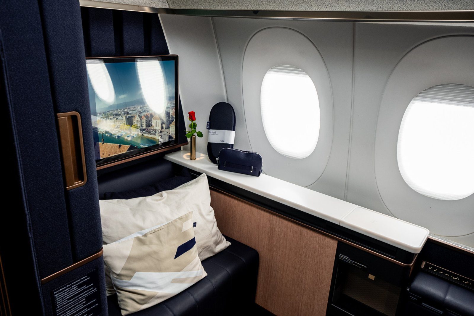 Individual window suite in Lufthansa Allegris First Class
