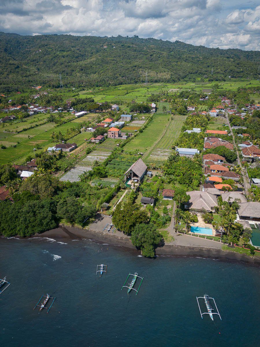 Samastiti Villa Temukus, a beachfront villa compound in Lovina, north Bali