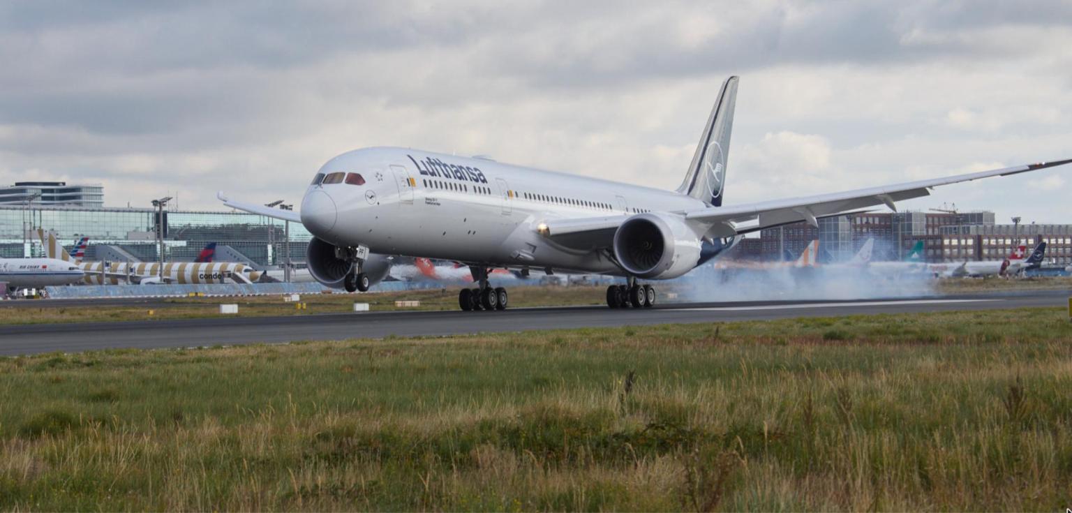 Lufthansa Boeing 787-9 Dreamliner fitted with the Allegris cabin touching down at Frankfurt Airport, the aircraft type for the Columbus and Tokyo Narita routes